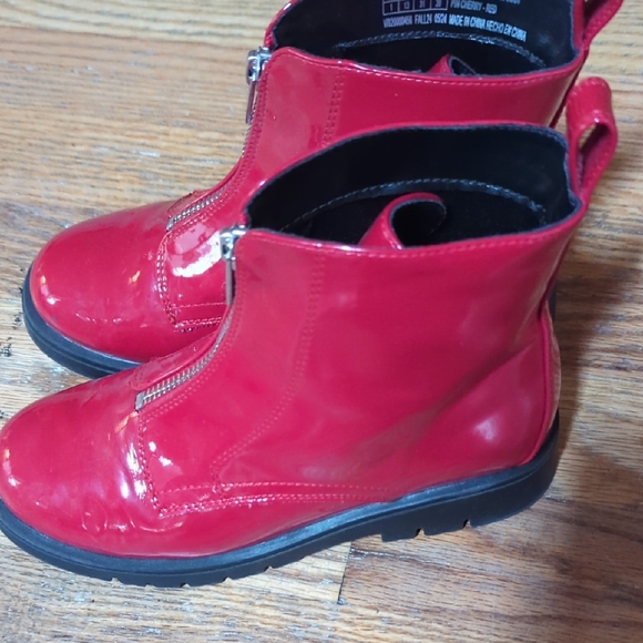 GAP Red Patent Leather Kids Zip Boots - Picture 2 of 7